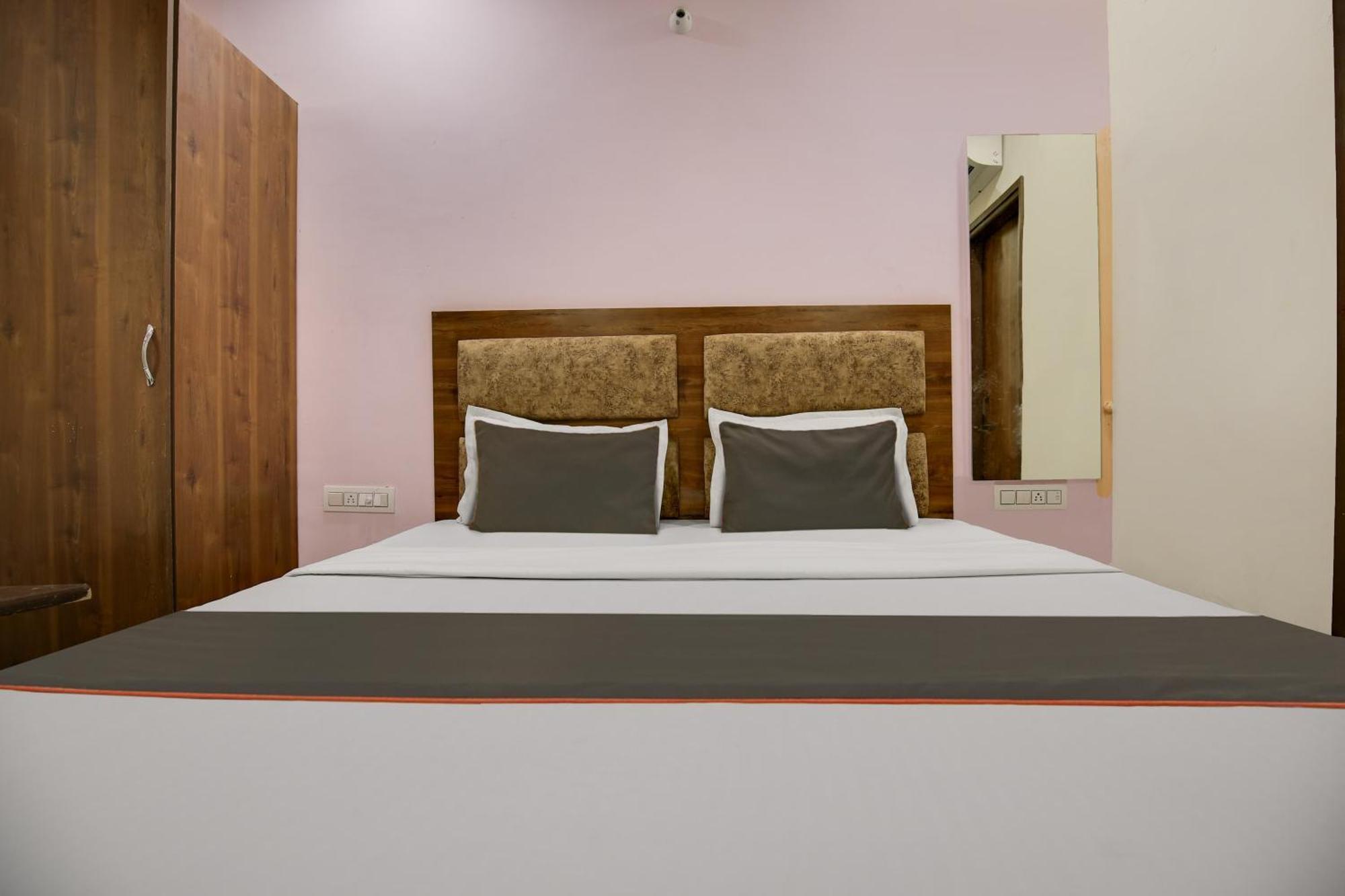 Hotel O Bell Hotel Nayagaon Eksteriør billede